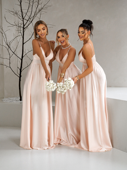 Světle růžové saténové šaty MAKANY pro družičky