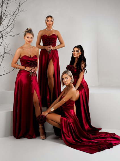 Vínové saténové šaty SYCHAEUS pro družičky bez ramínek