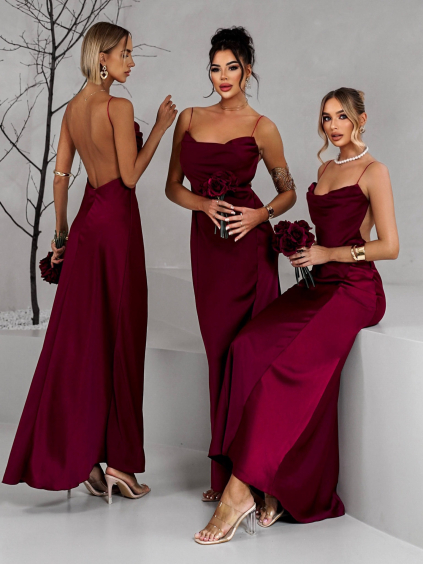 Červené saténové šaty UNUTA pro družičky