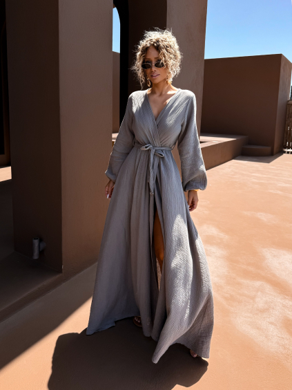 Šedohnědé mušelínové dlouhé šaty VERIENA s výstřihem