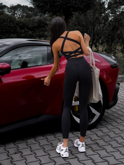 Černé sportovní legíny FENYRA na cvičení