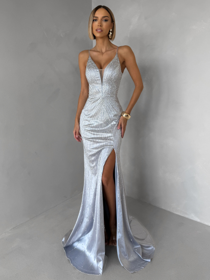 Stříbrné plesové třpytivé šaty RAVELLE s rozparkem