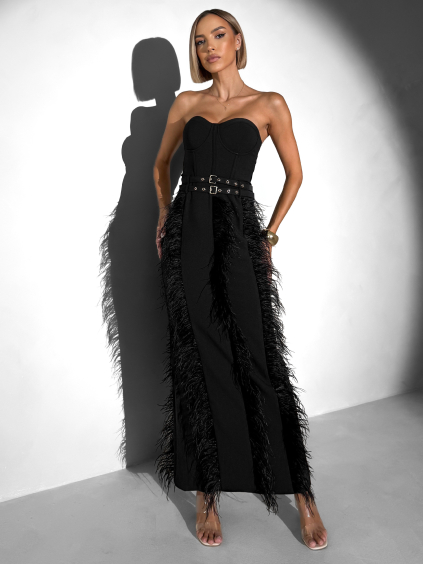 Černé elegantní vypasované šaty TERINIA s peříčky