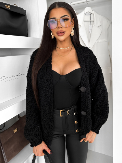 Černý pletený oversize svetr MYRALOT s knoflíky