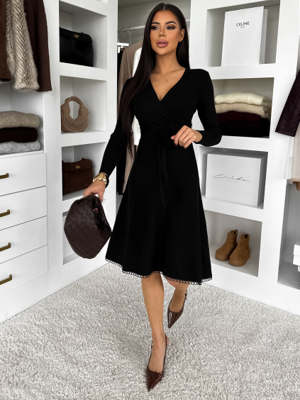 Černé elegantní áčkové šaty TEYVORA s páskem