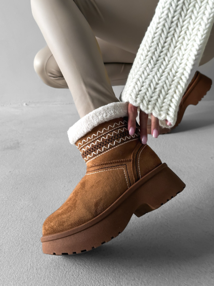 Hnědé stylové válenky ORIENO s kožíškem