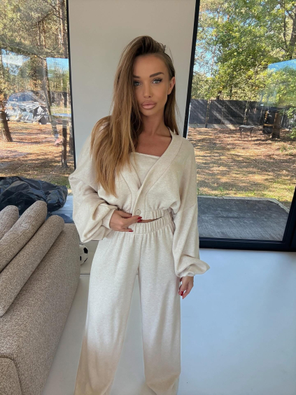 Krémový stylový pohodlný komplet COMFRA