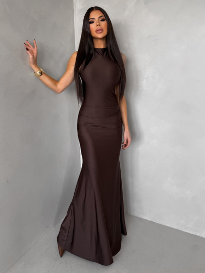 Tmavě hnědé saténové dlouhé společenské šaty LETERA s rozparkem