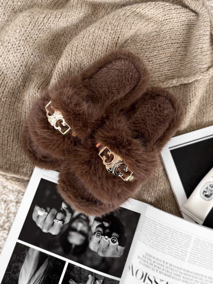 Tmavě hnědé domácí huňaté pantofle SOFTIES s ozdobou