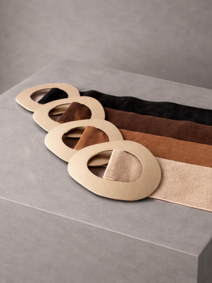 Hnědý elegantní semišový pásek XELMINA