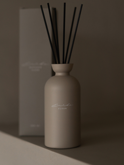 Difuzér do bytu s tyčinkami FLEUR 250 ml