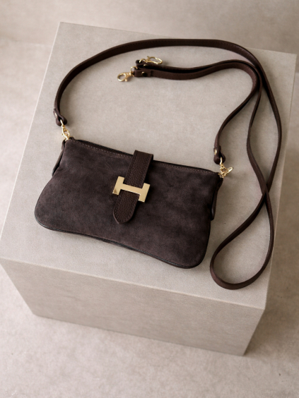 2AD2ACC9 8847 432E 84BF E2C95CFB1A35