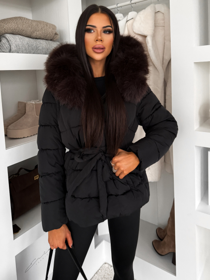 Černá zimní vypasovaná bunda BRUNEVA s hnědým kožíškem