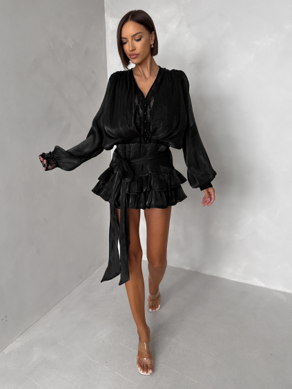 Černé koktejlové krátké šaty HEXTOR s kraťásky