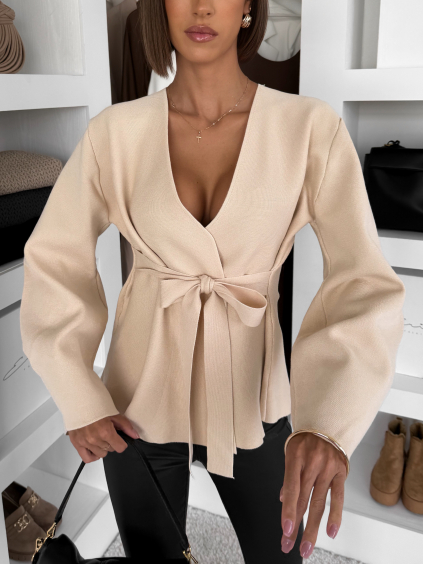 Krémová vypasovaná zavinovací tunika SINTOA