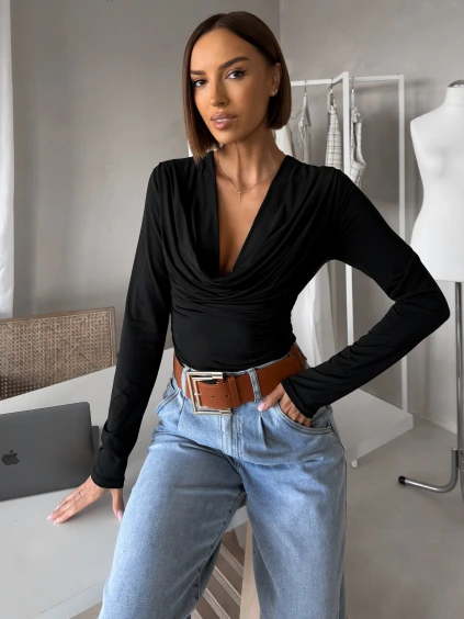 Černé elegantní triko CALIRA s výstřihem