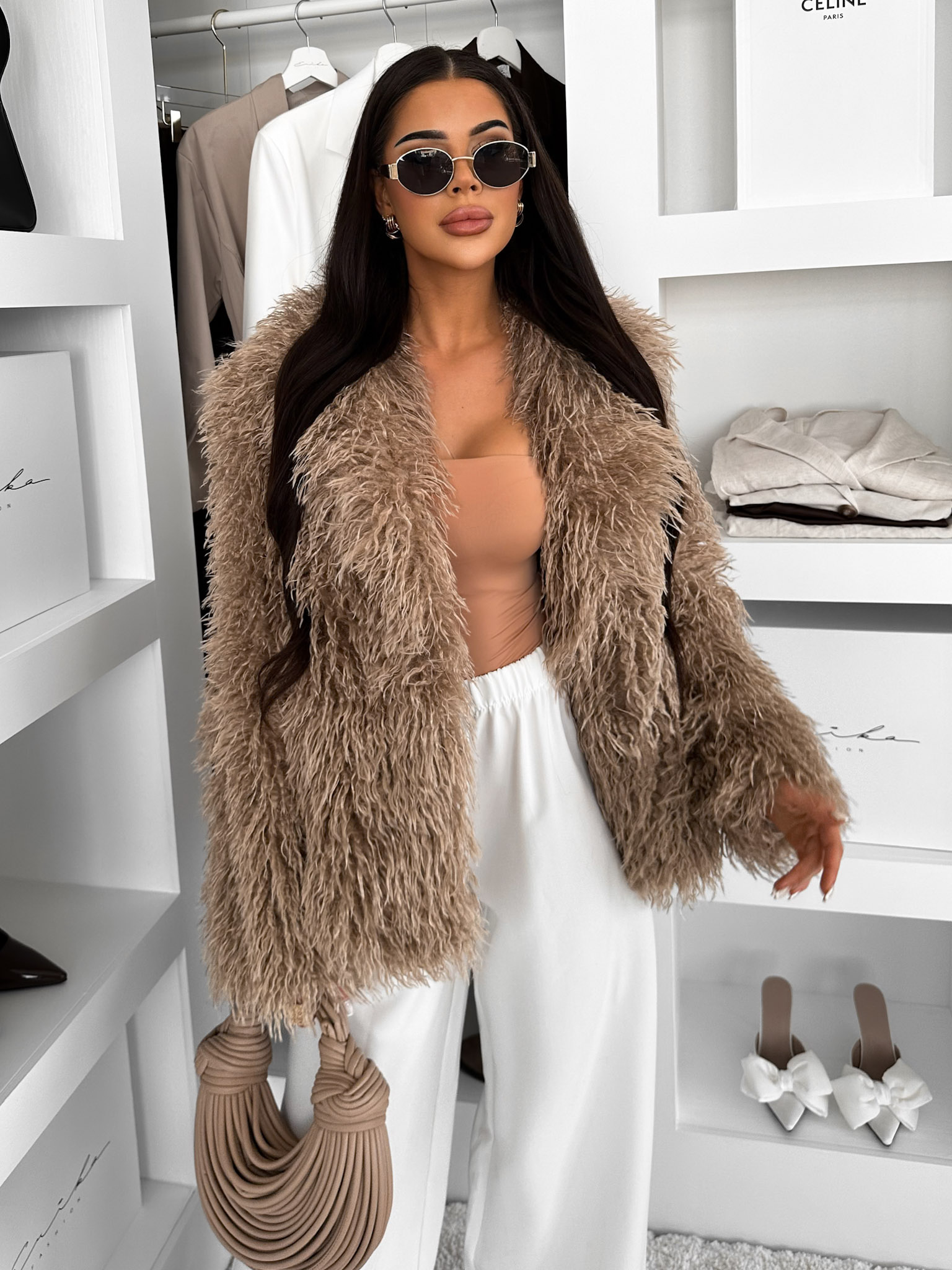 Levně Hnědý faux fur kožešinový krátký kabátek HIENO