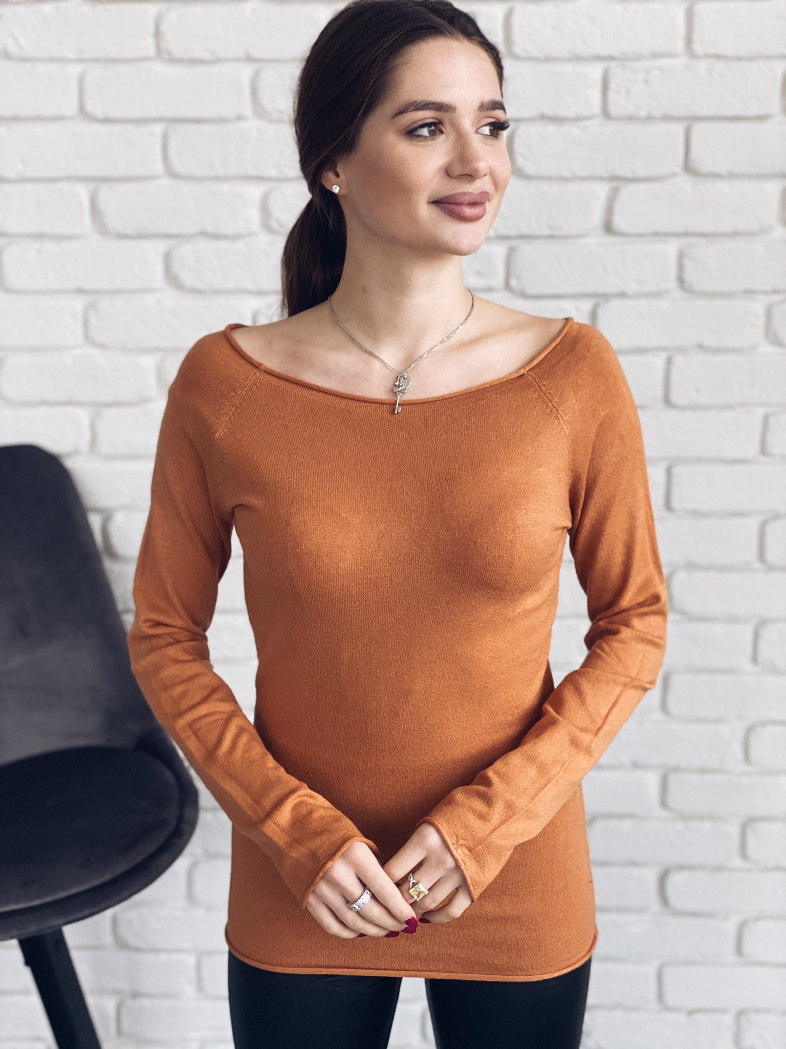 Svetřík Regia Barva: Světle hnědá