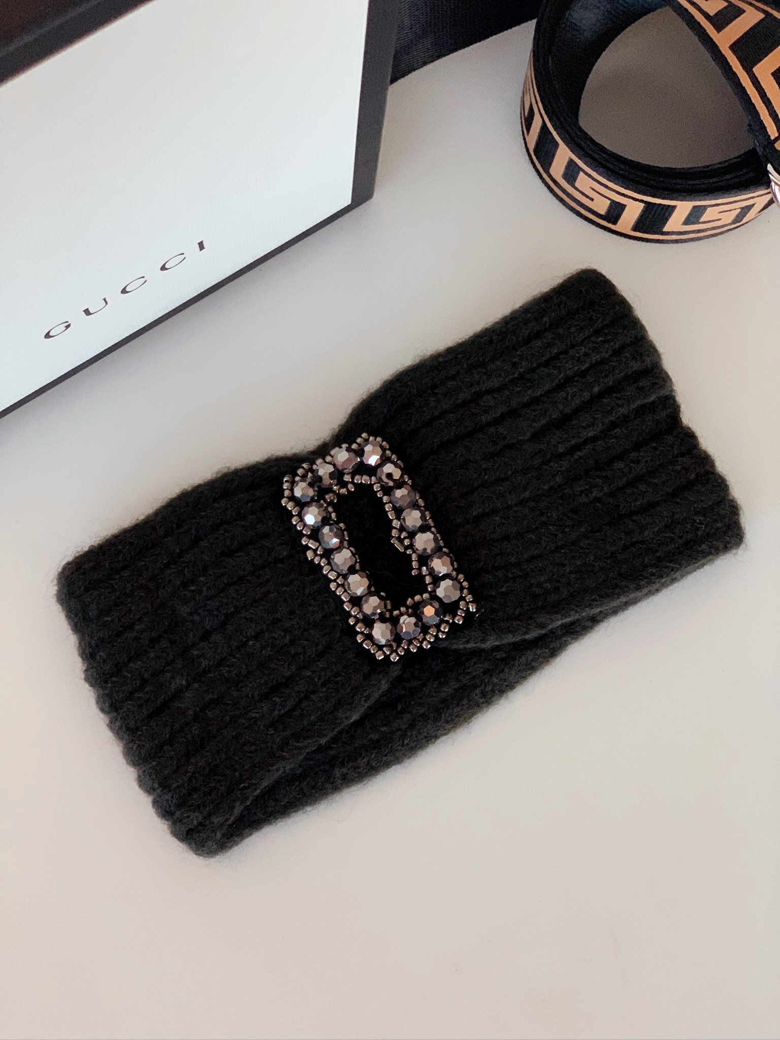Čelenka Sparkle Barva: Černá