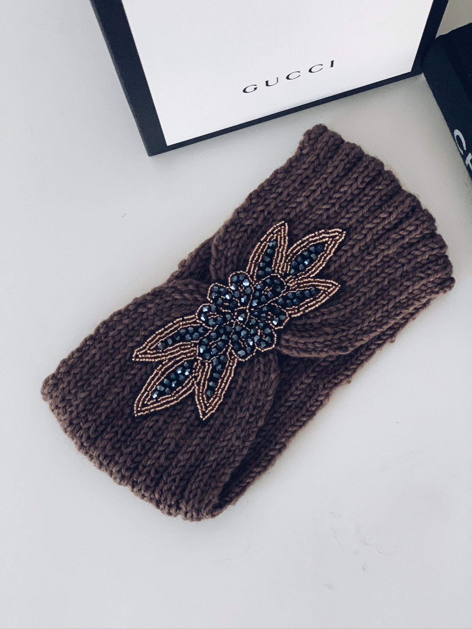 Čelenka Lotus Barva: Hnědá