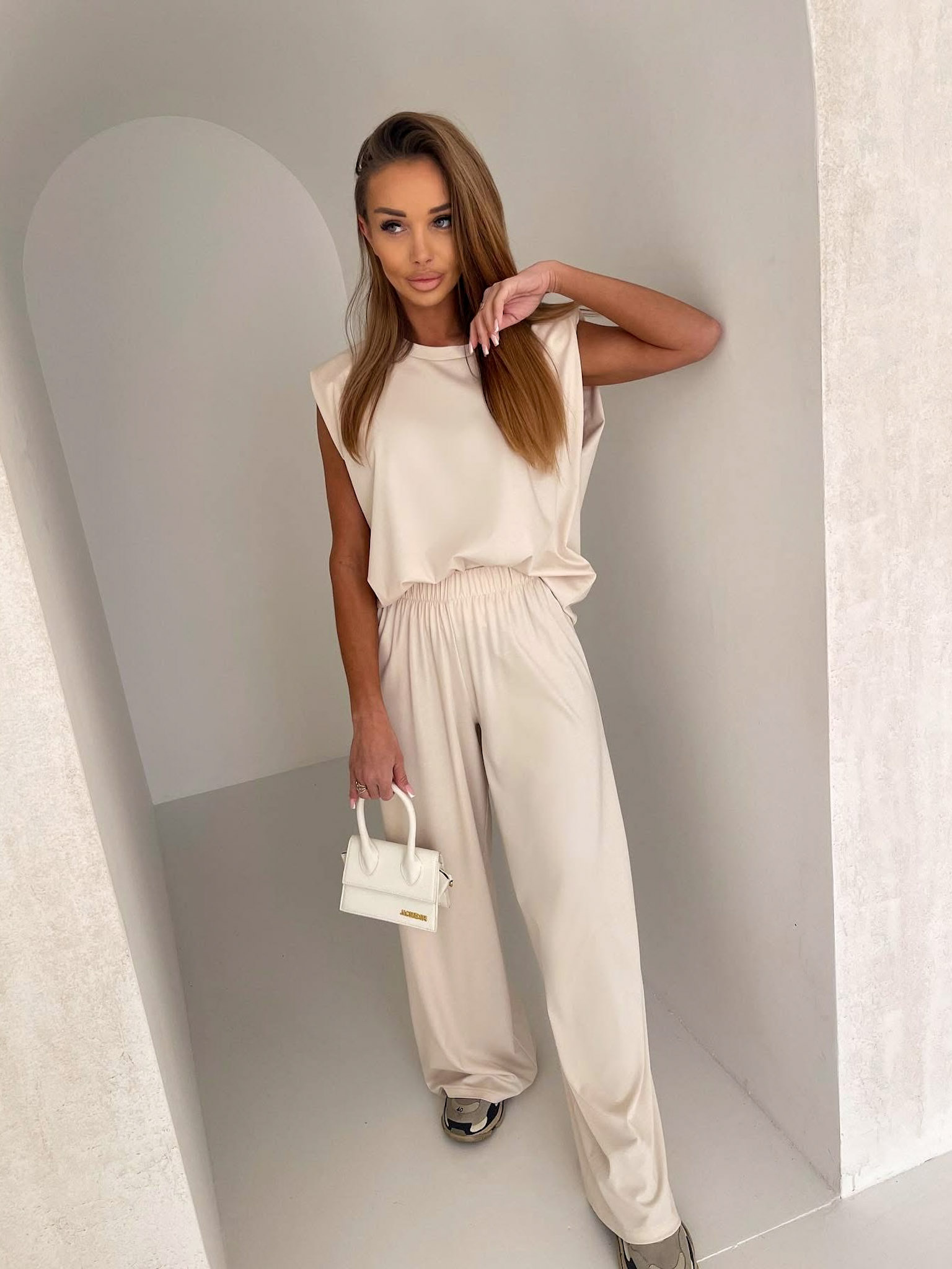 Levně Krémový basic kalhotový stylový komplet CORINE 