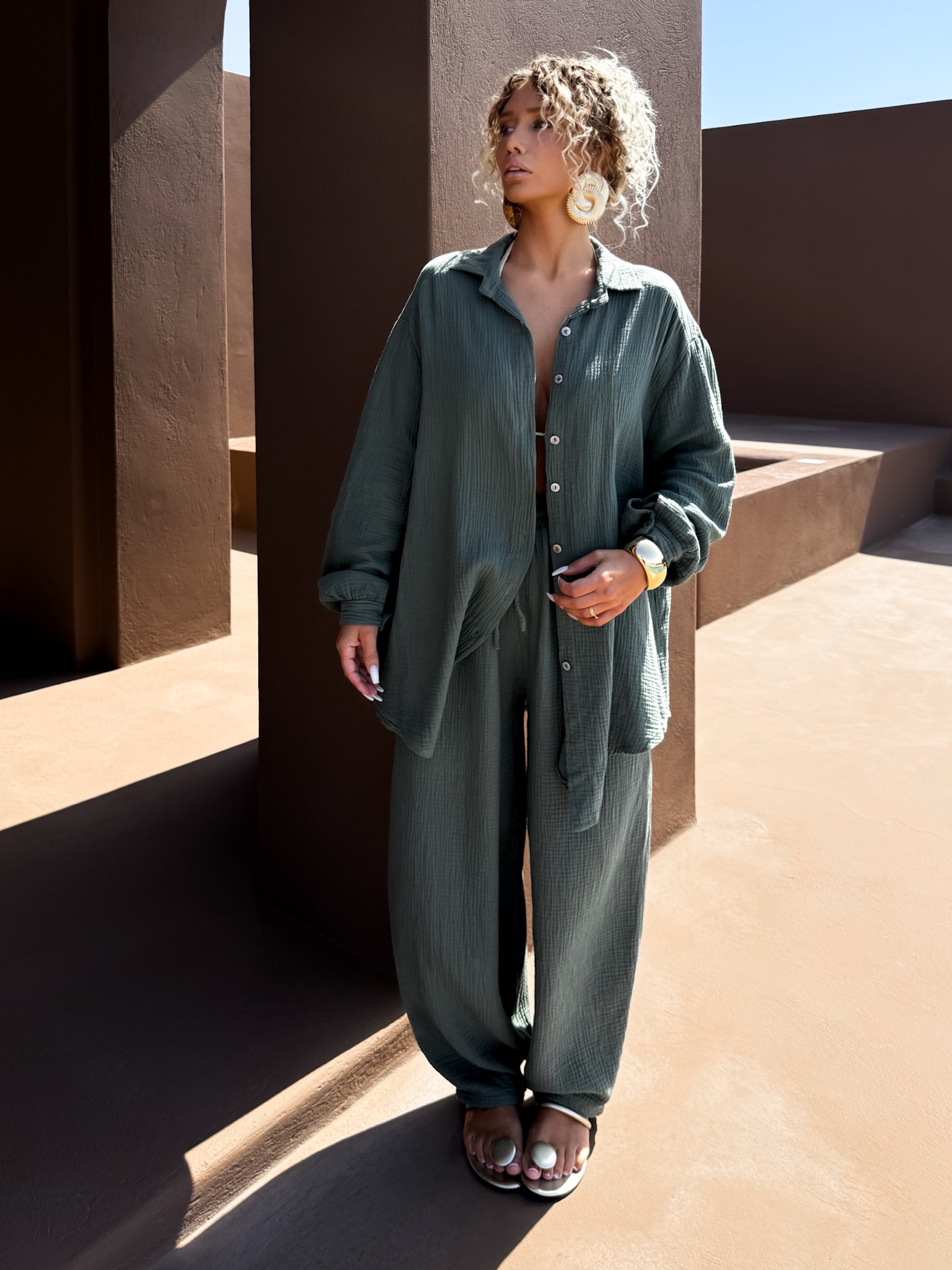 Levně Khaki mušelínová oversize dlouhá košile MEKATHY