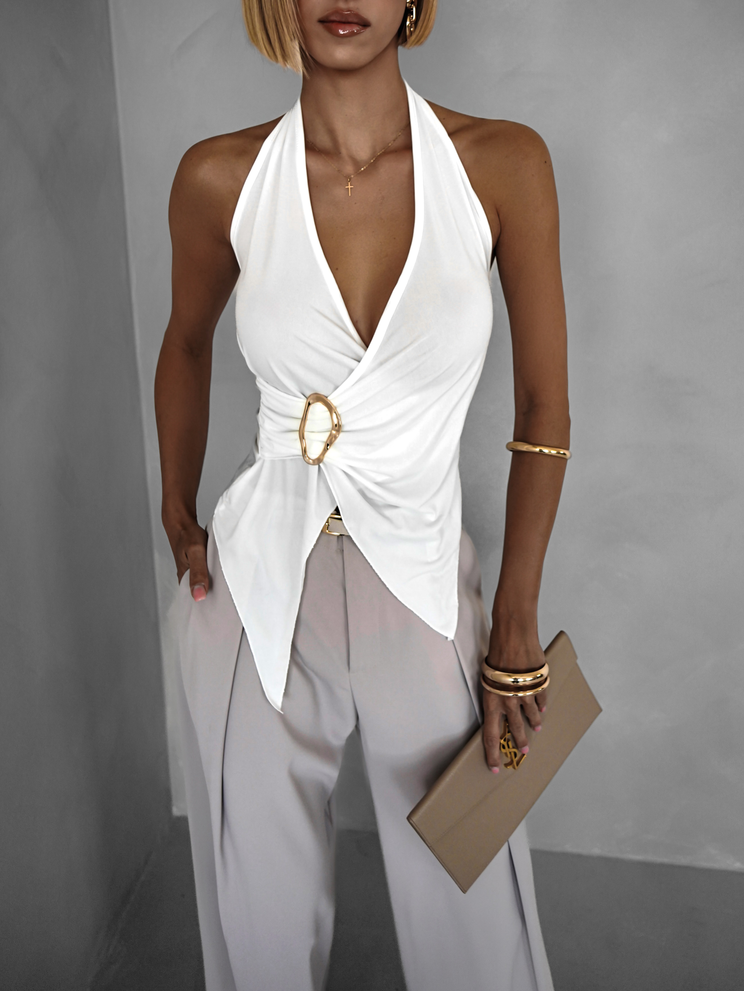 Bílý sexy top GELBER s výstřihem 