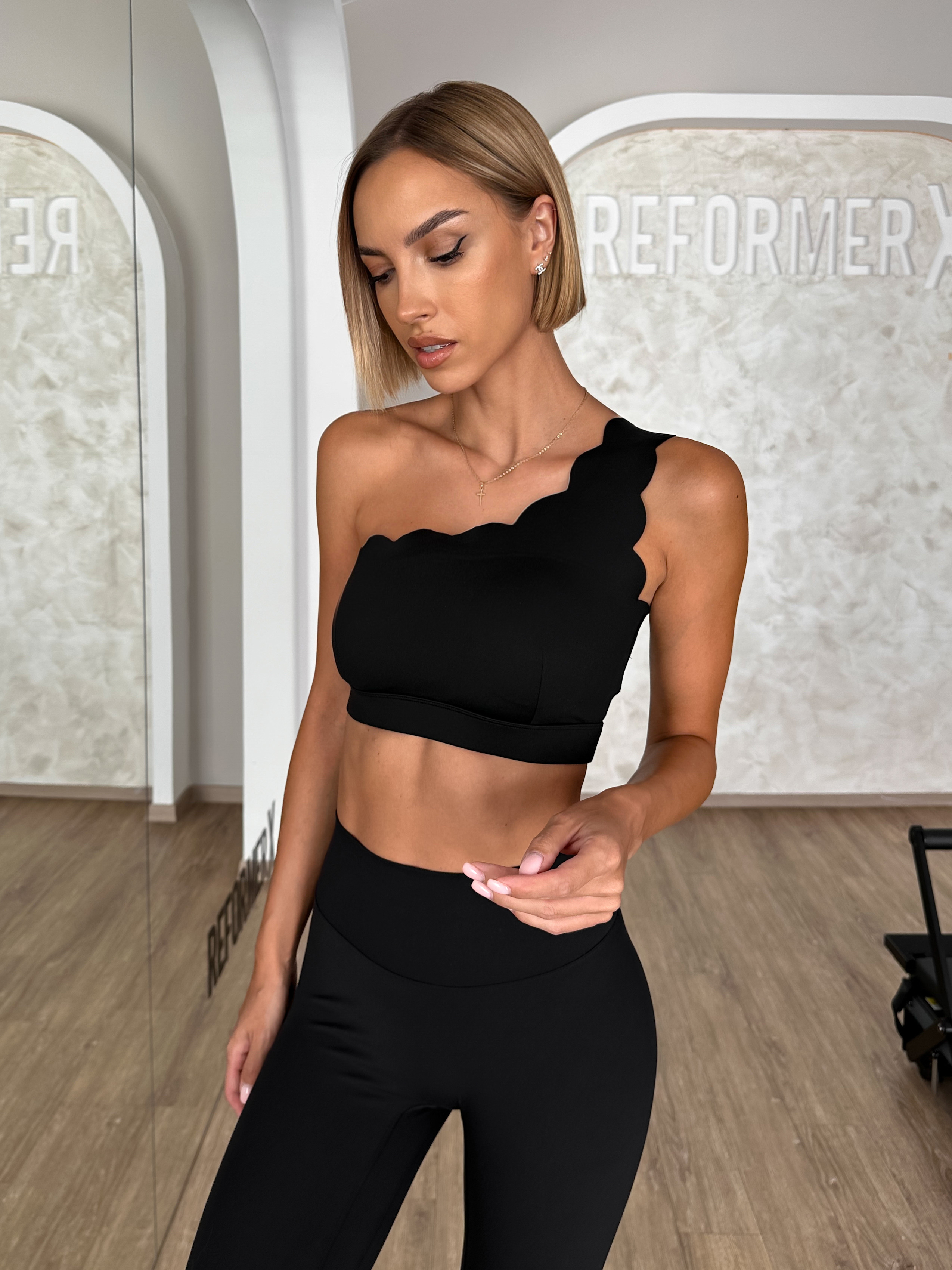 Levně Černá sportovní vlnkovaná podprsenka FELIMA