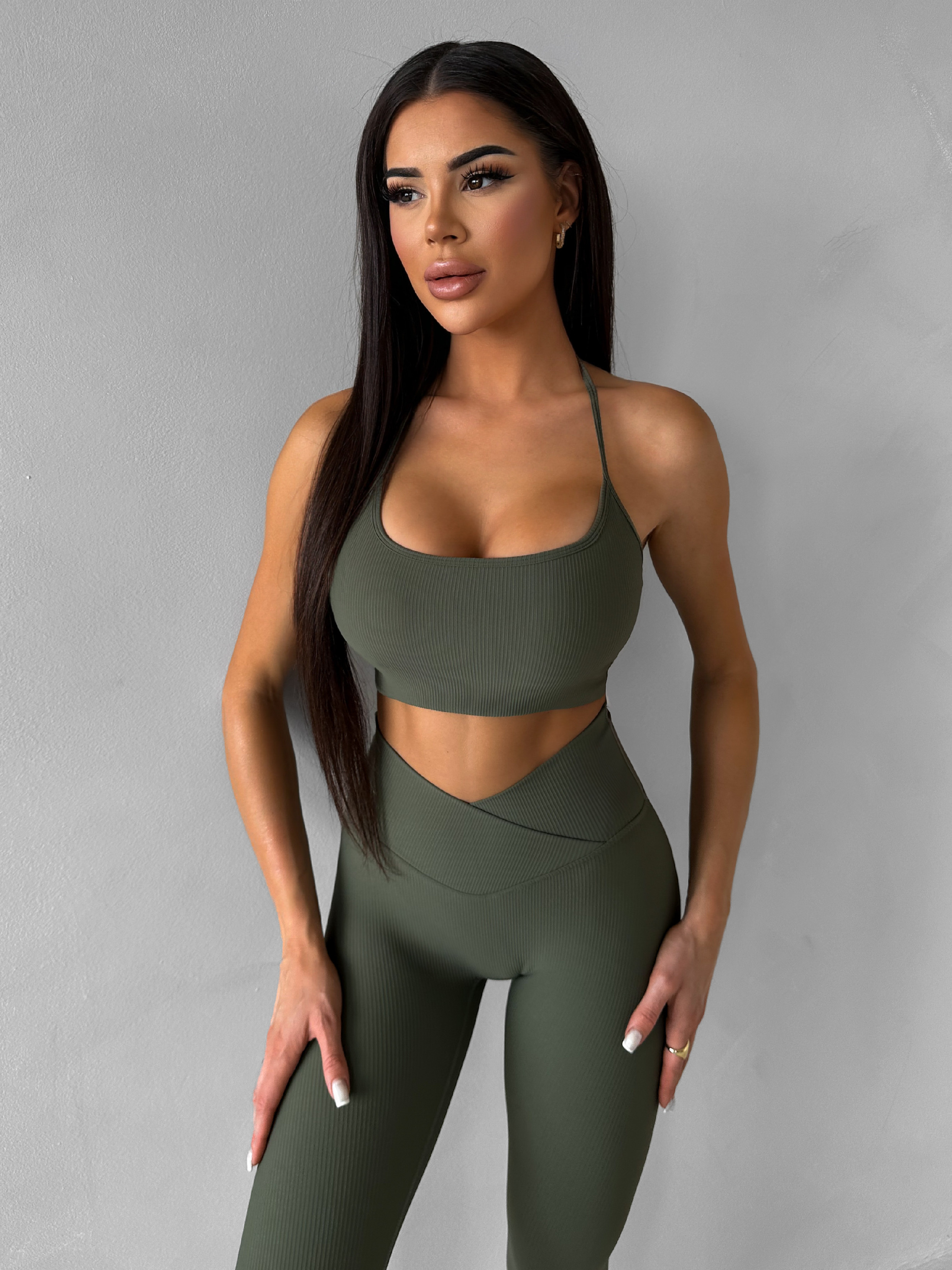 Levně Khaki sportovní jóga podprsenka HALIRA