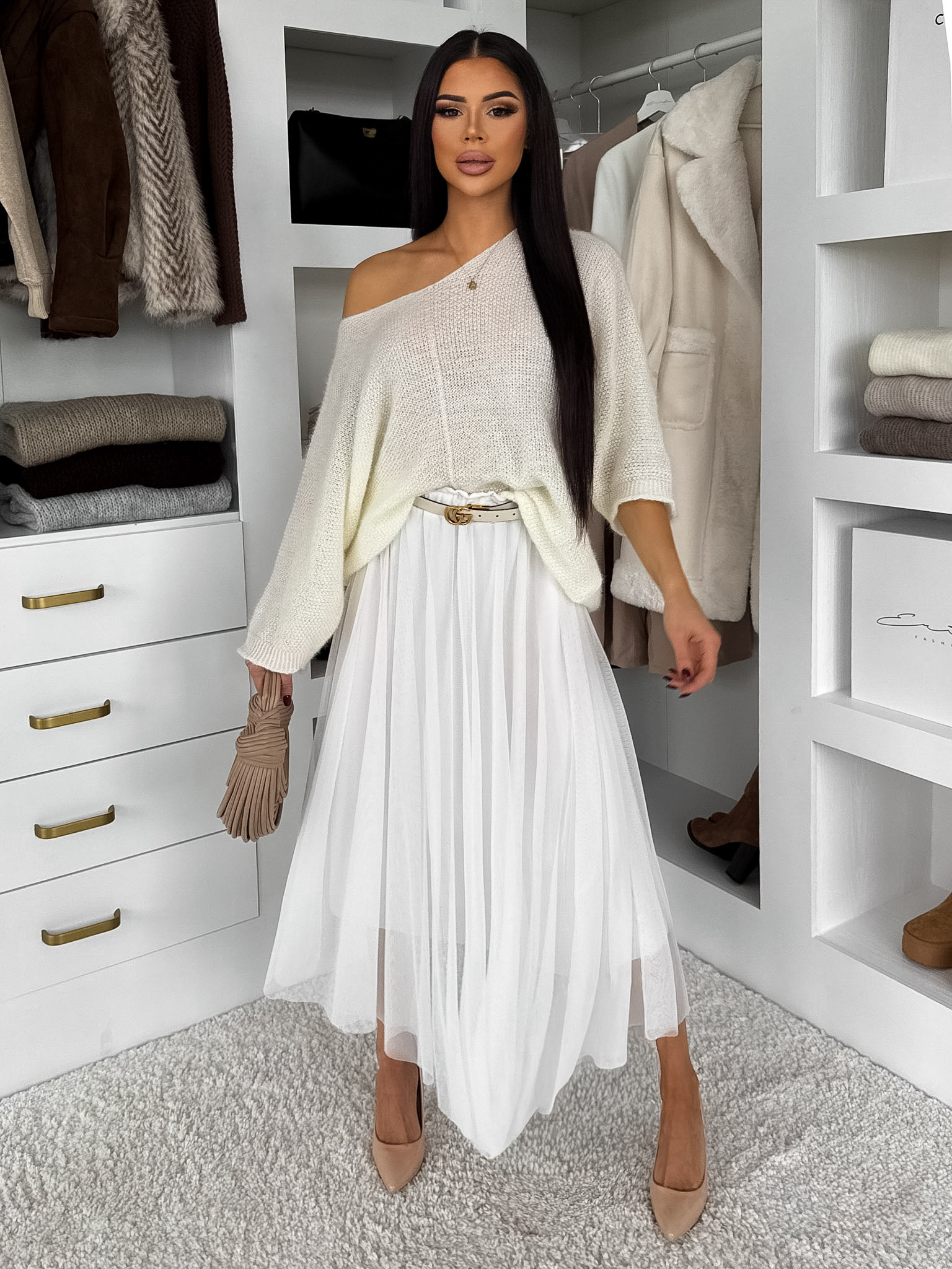 Levně Bílý oversize elegantní svetřík ZYRMINA 