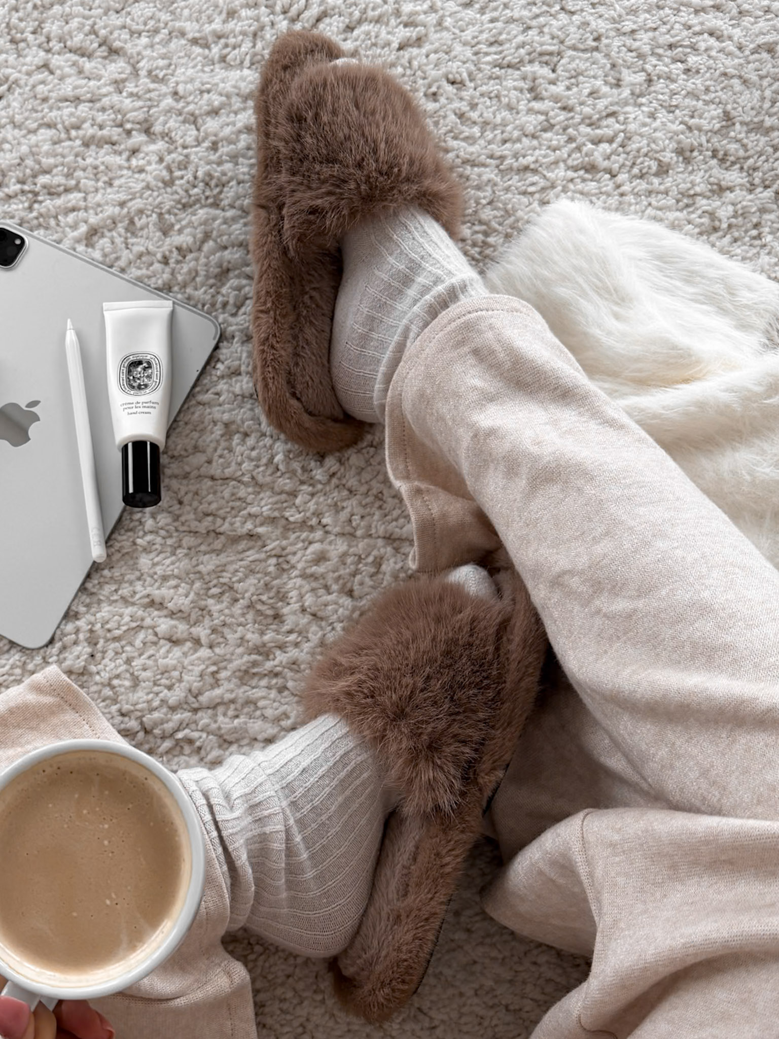 Hnědé huňaté pantofle PUFFY 