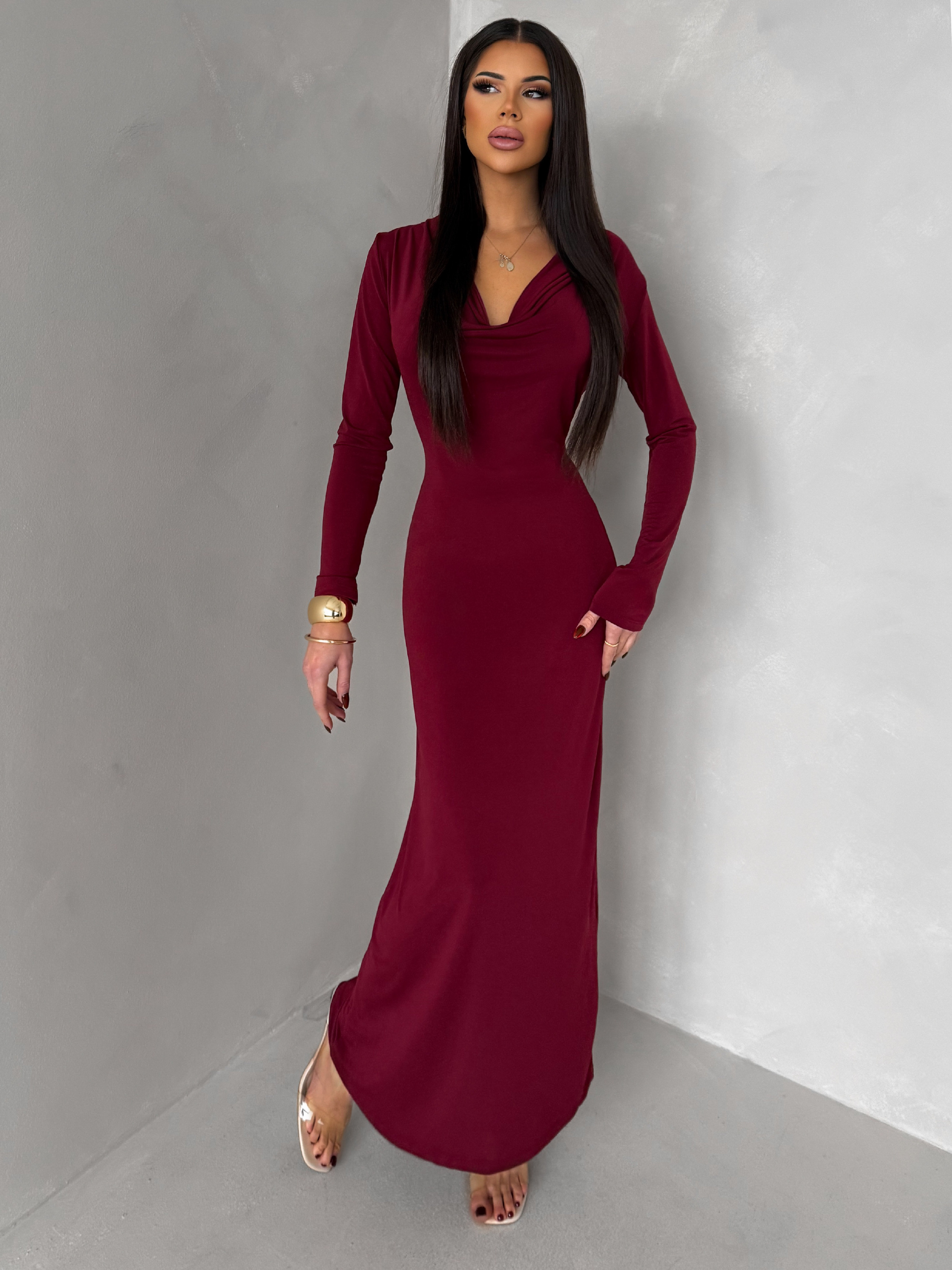Levně Bordó elegantní dlouhé šaty OLIVINE s dlouhým rukávem