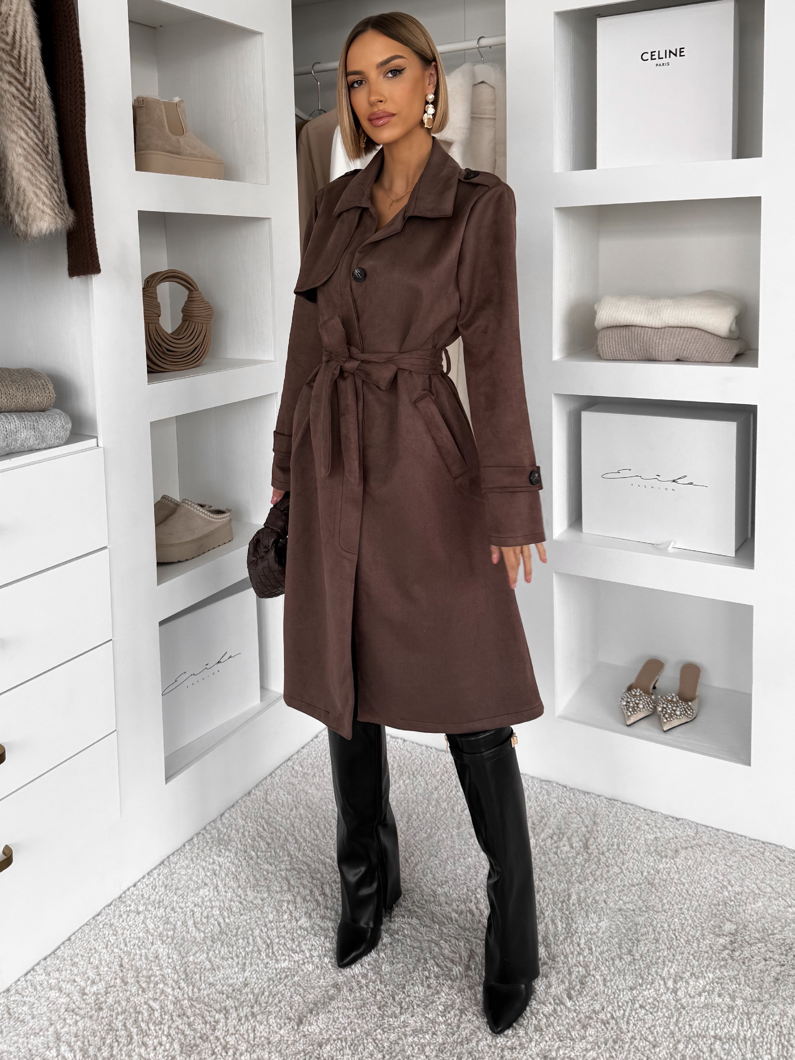 Levně Tmavě hnědý elegantní semišový midi kabát AERISCA 