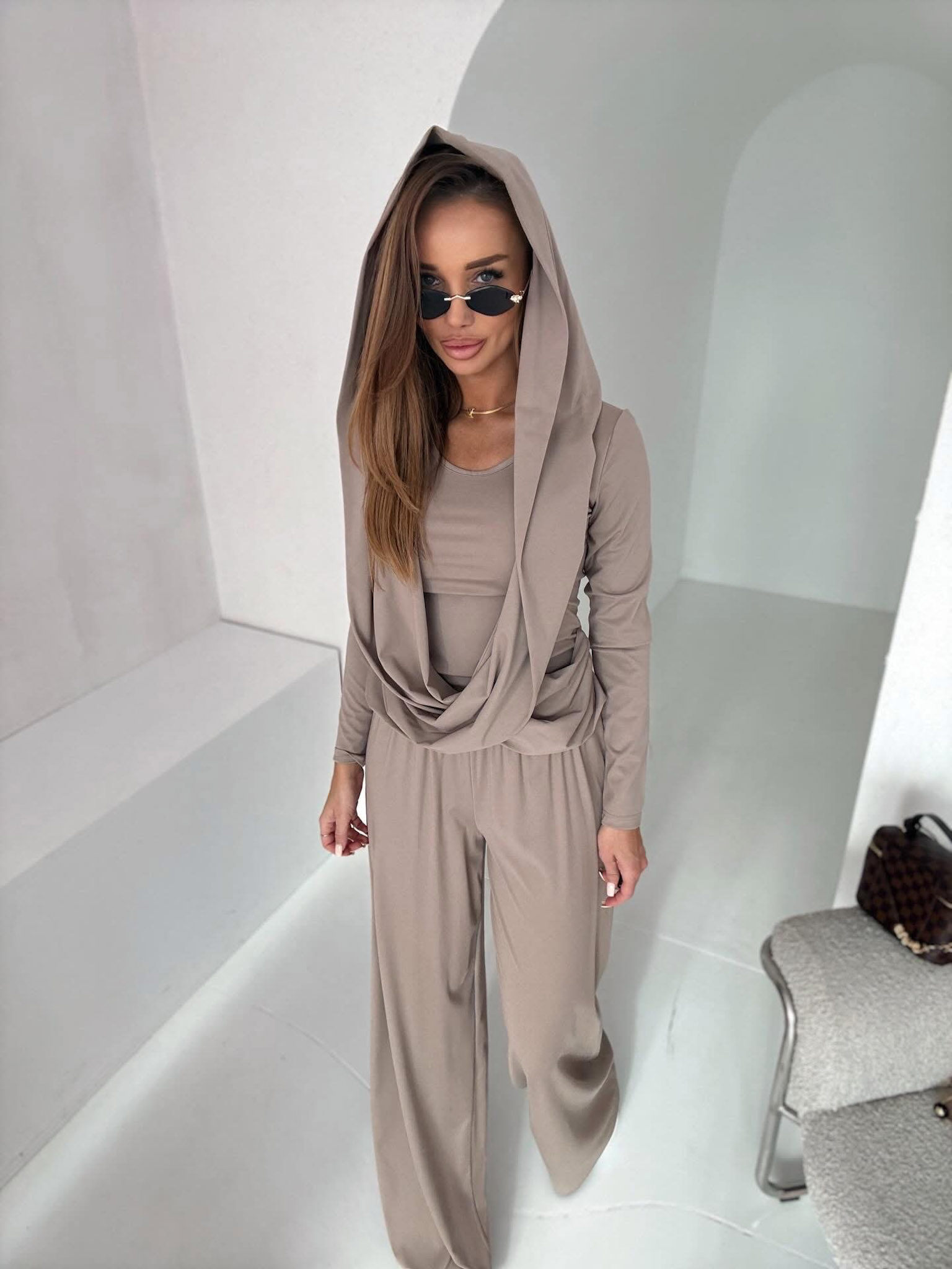 Levně Světle hnědý luxusní stylový komplet ELEGIA