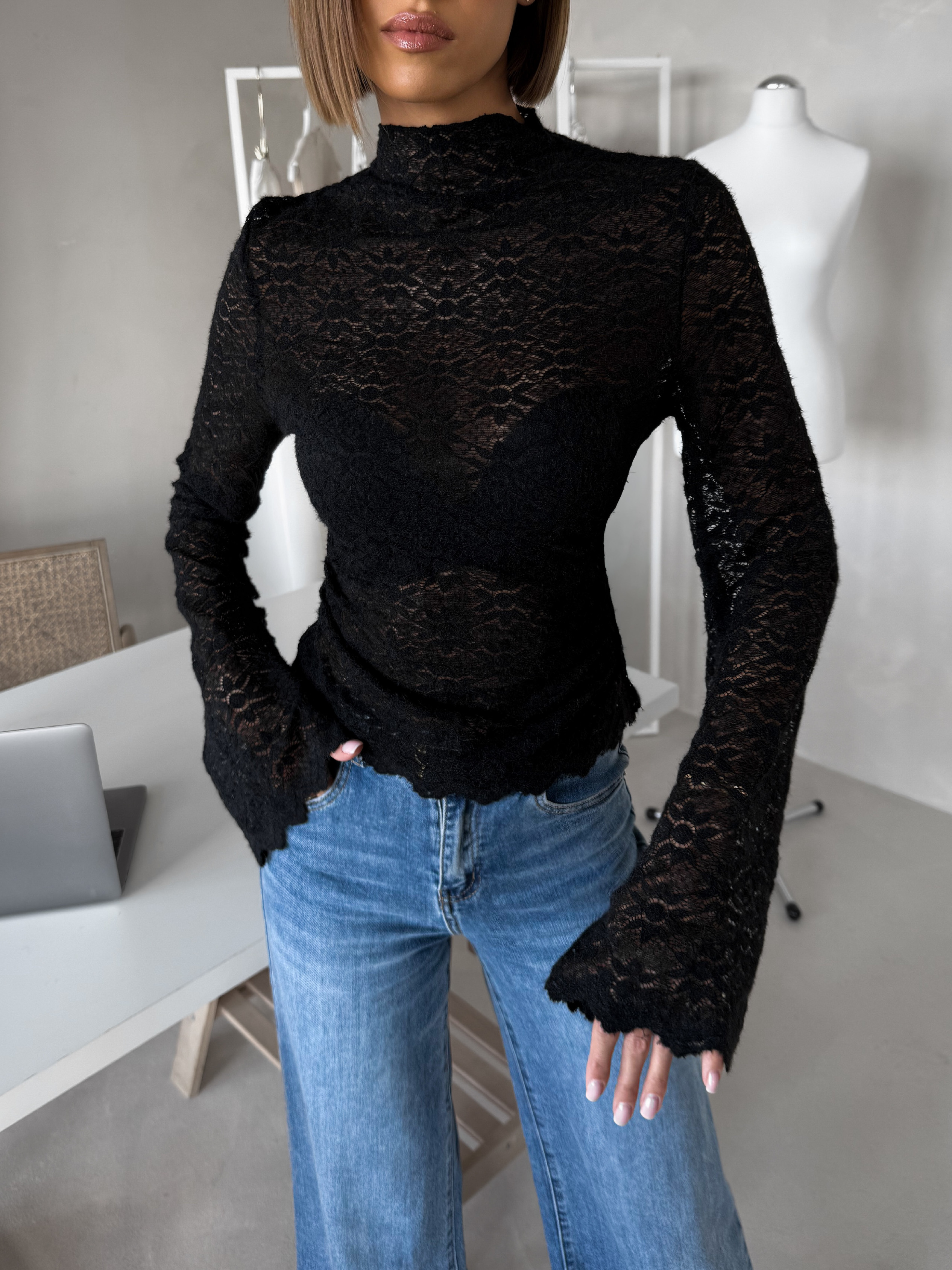 Levně Černé elegantní top LOMUX s dlouhým rukávem 