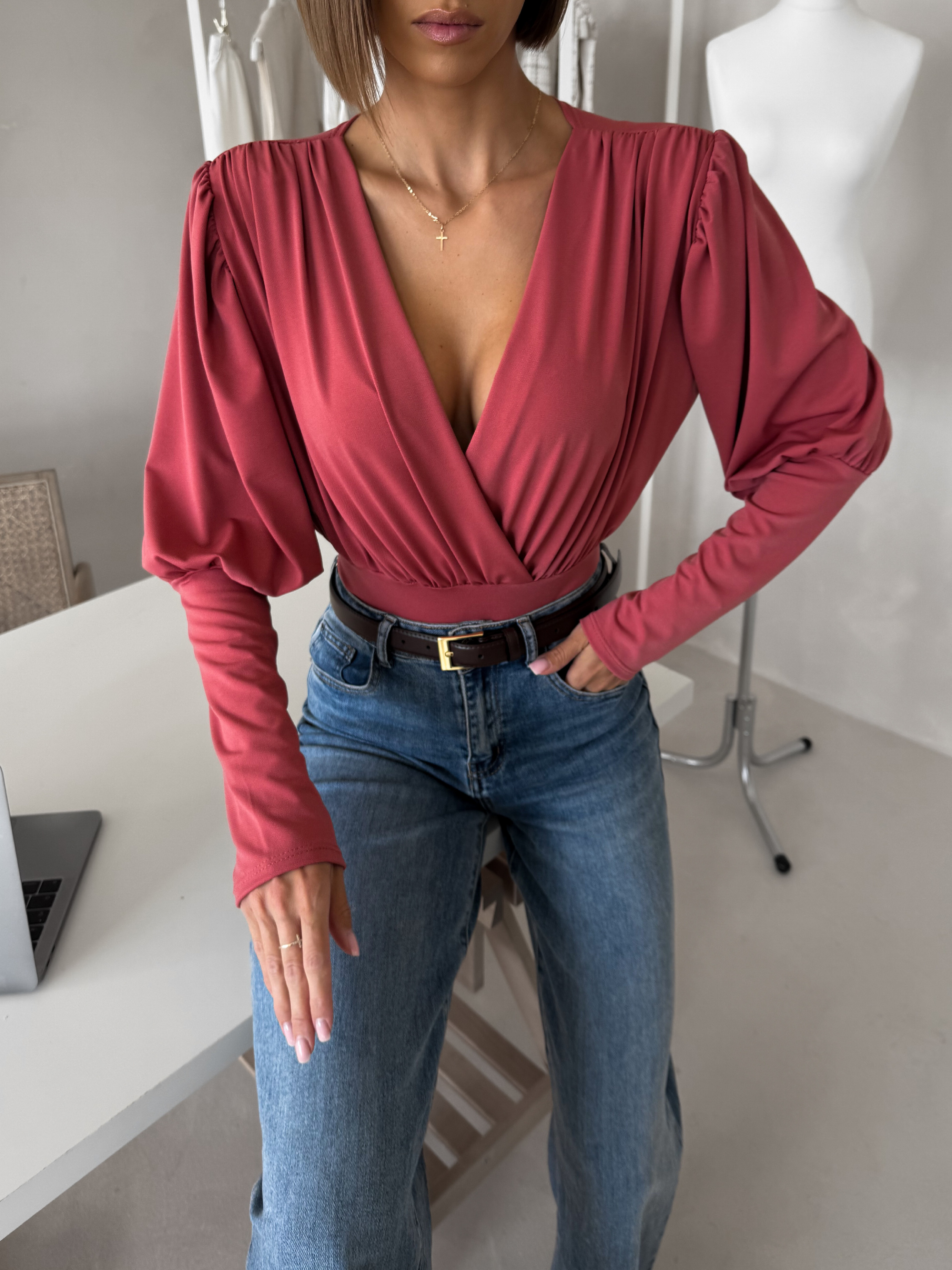 Lososové elegantní body KORBIX s výstřihem Velikost: ONESIZE