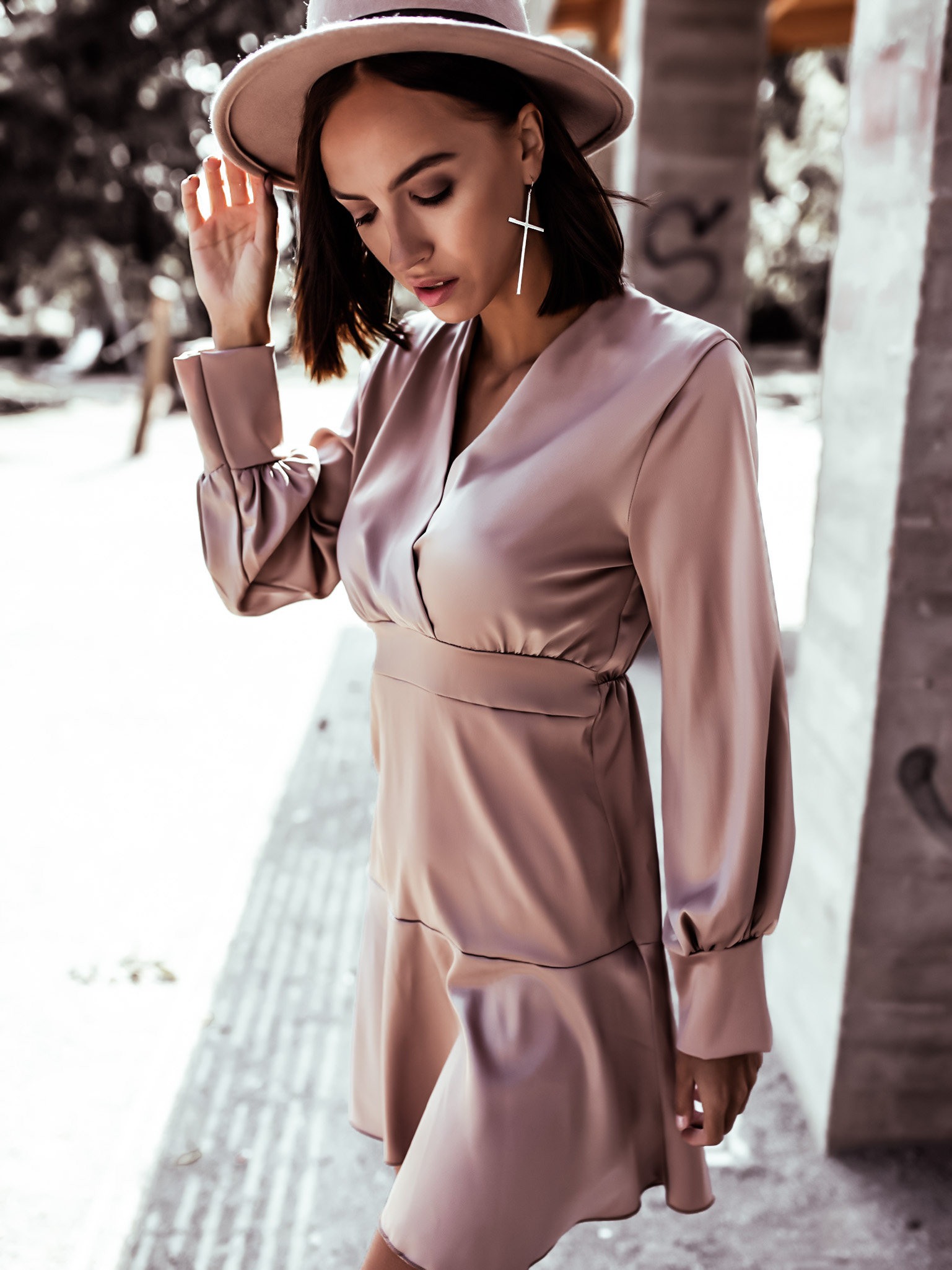 Šaty Leyla Barva: Tmavě béžová