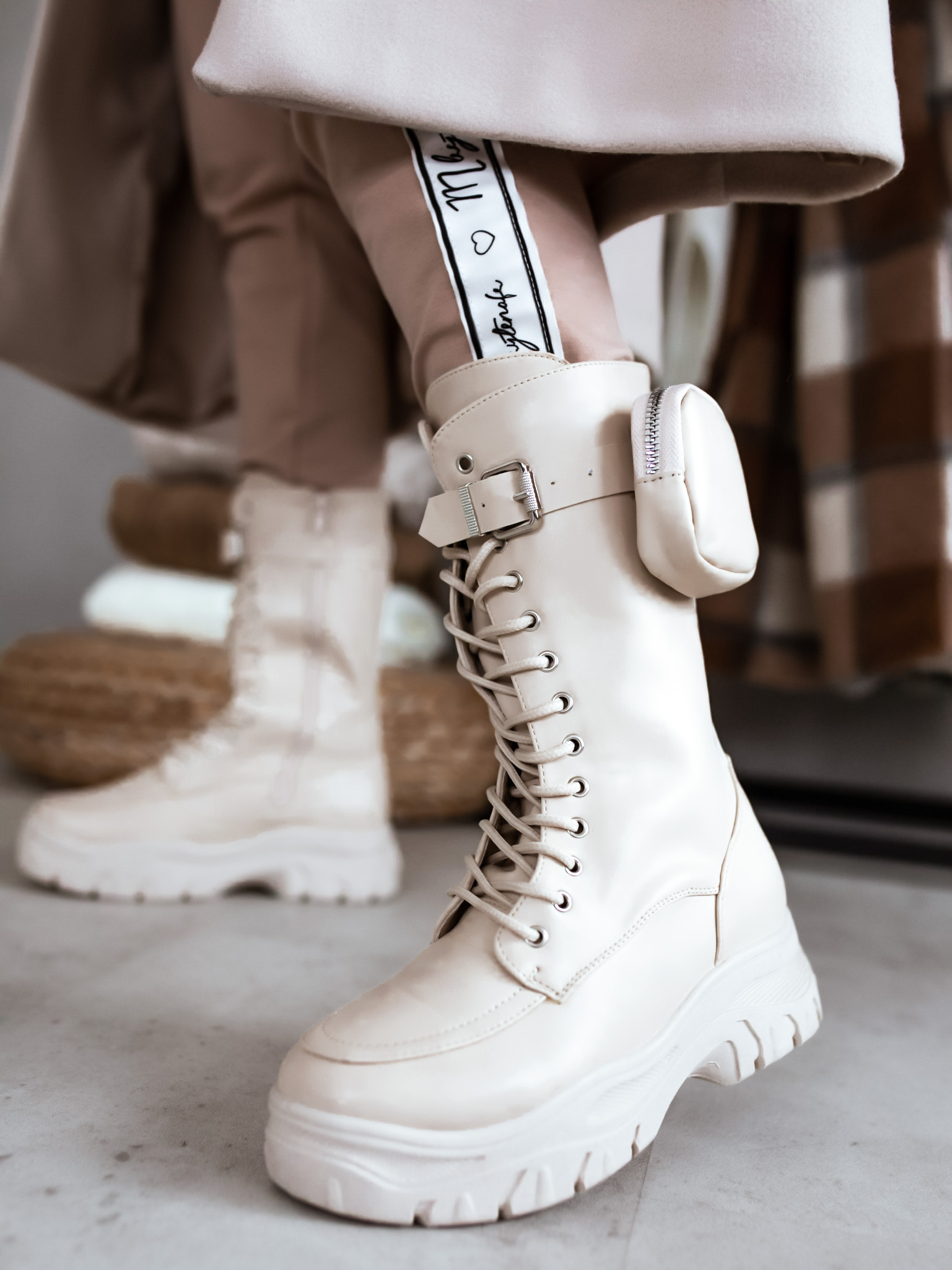 Boty Crispy/beige Velikost: 40