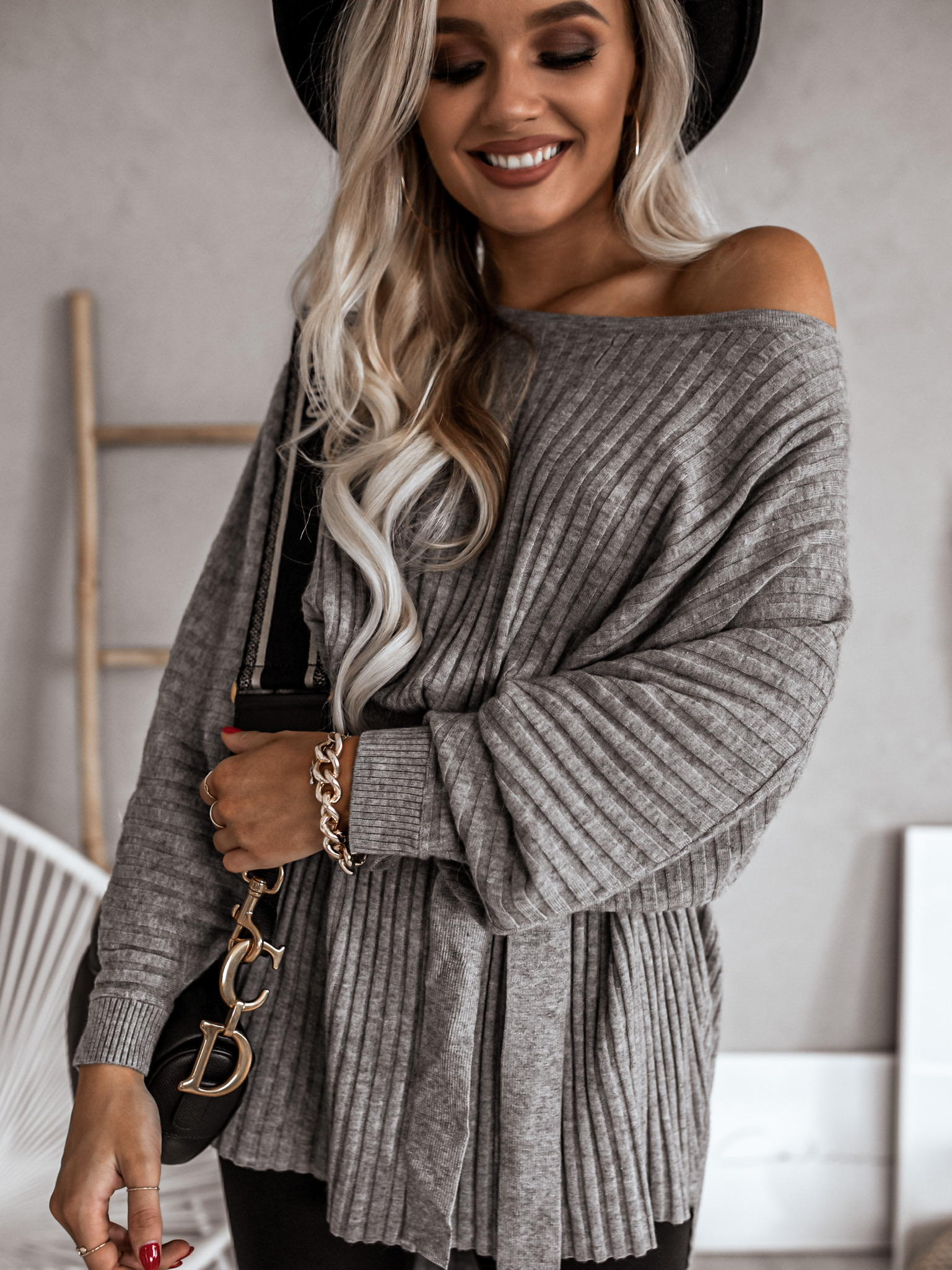 Svetřík Lorena Barva: Šedá