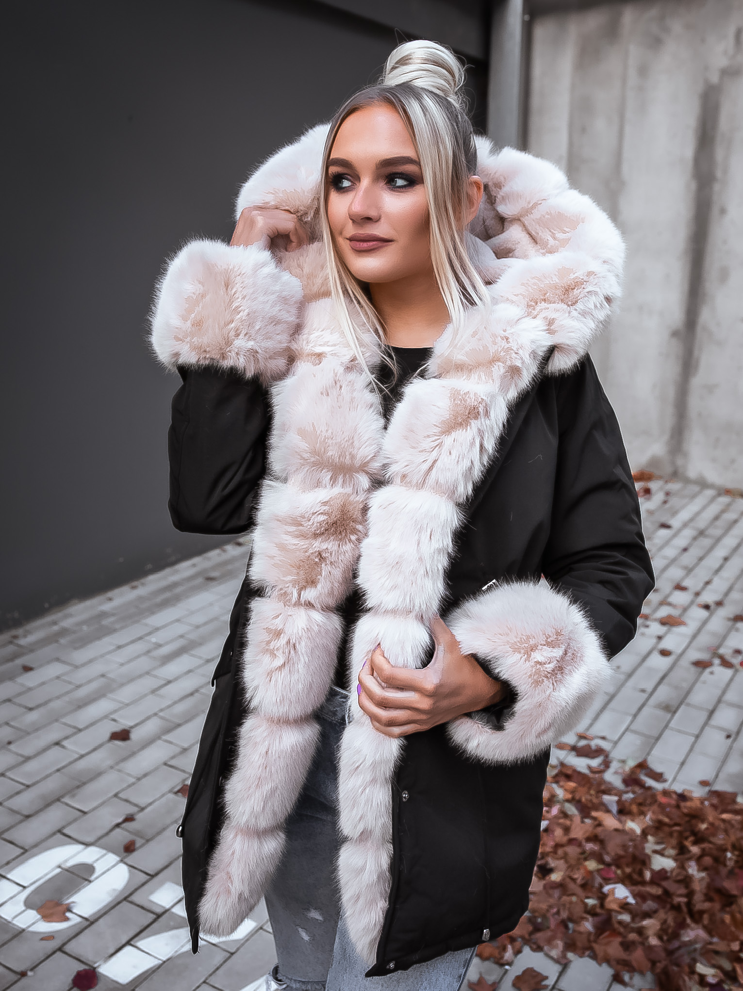 Bunda Atalia/black-beige Velikost: M
