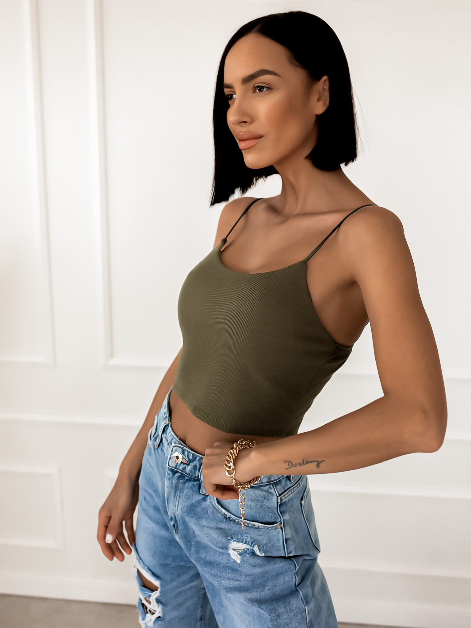 Jednoduchý žebrovaný crop top ARLOS Barva: Khaki