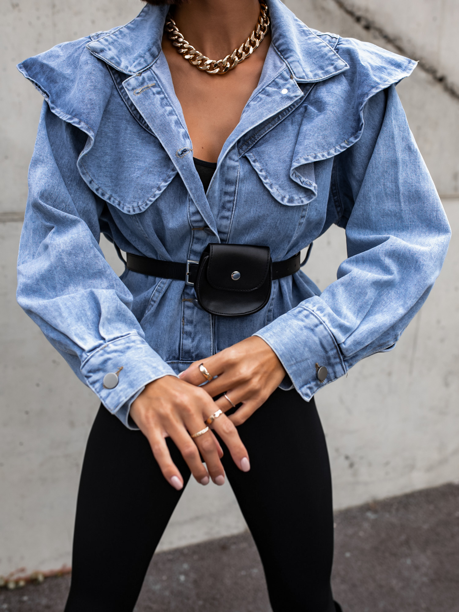 Modrá denim bunda MEYDEN s páskem a kapsičkou Velikost: L