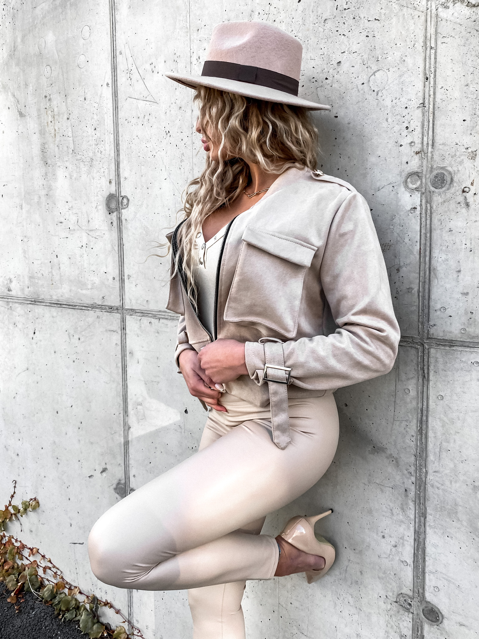 Béžová semišová bundička EFFIE na zip