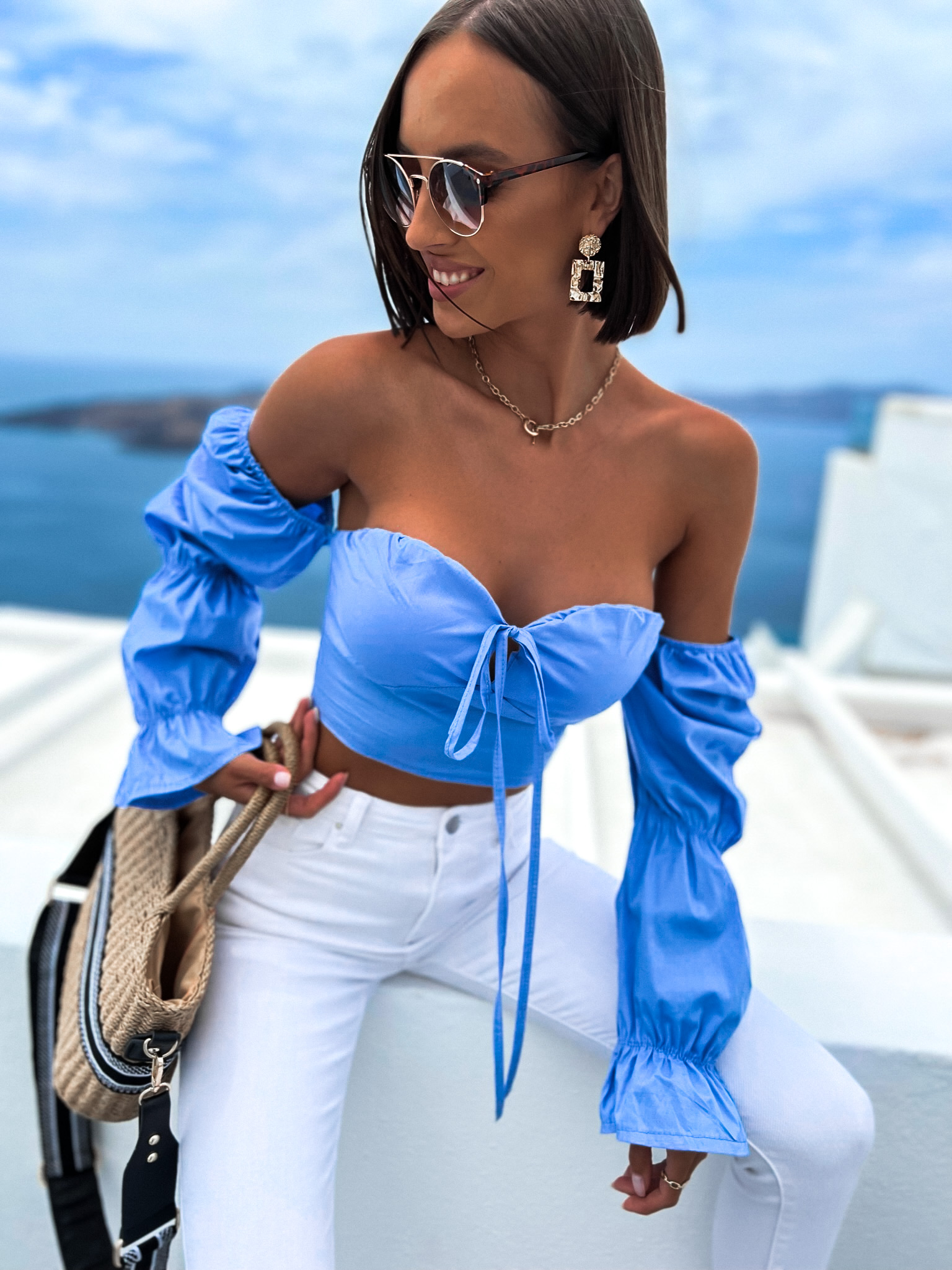 Světle modrý elegantní crop top CORCES s volánky