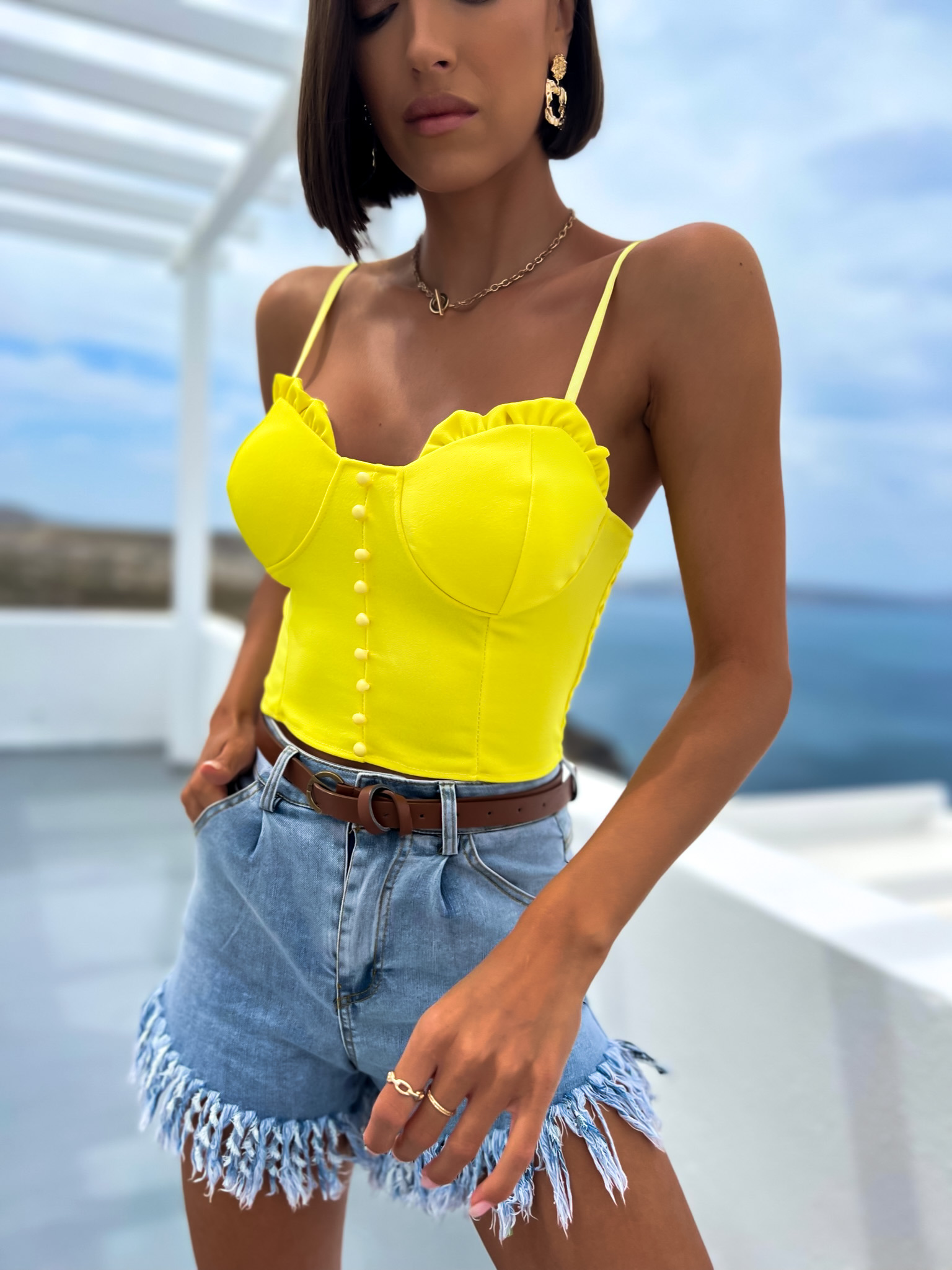 Žlutý elegantní crop top CIRRUS s knoflíky