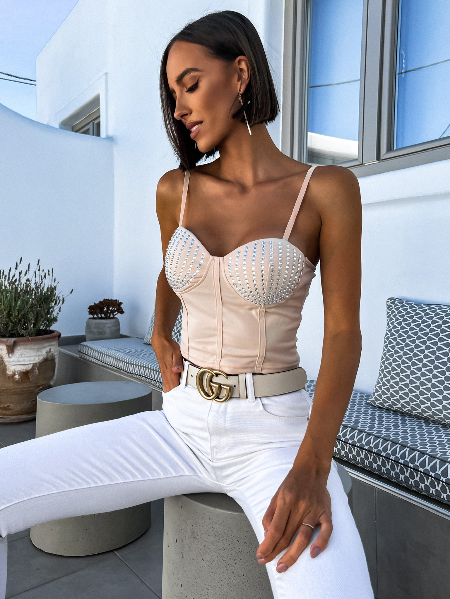 Béžový elegantní crop top RYKER s kamínky Velikost: S/M