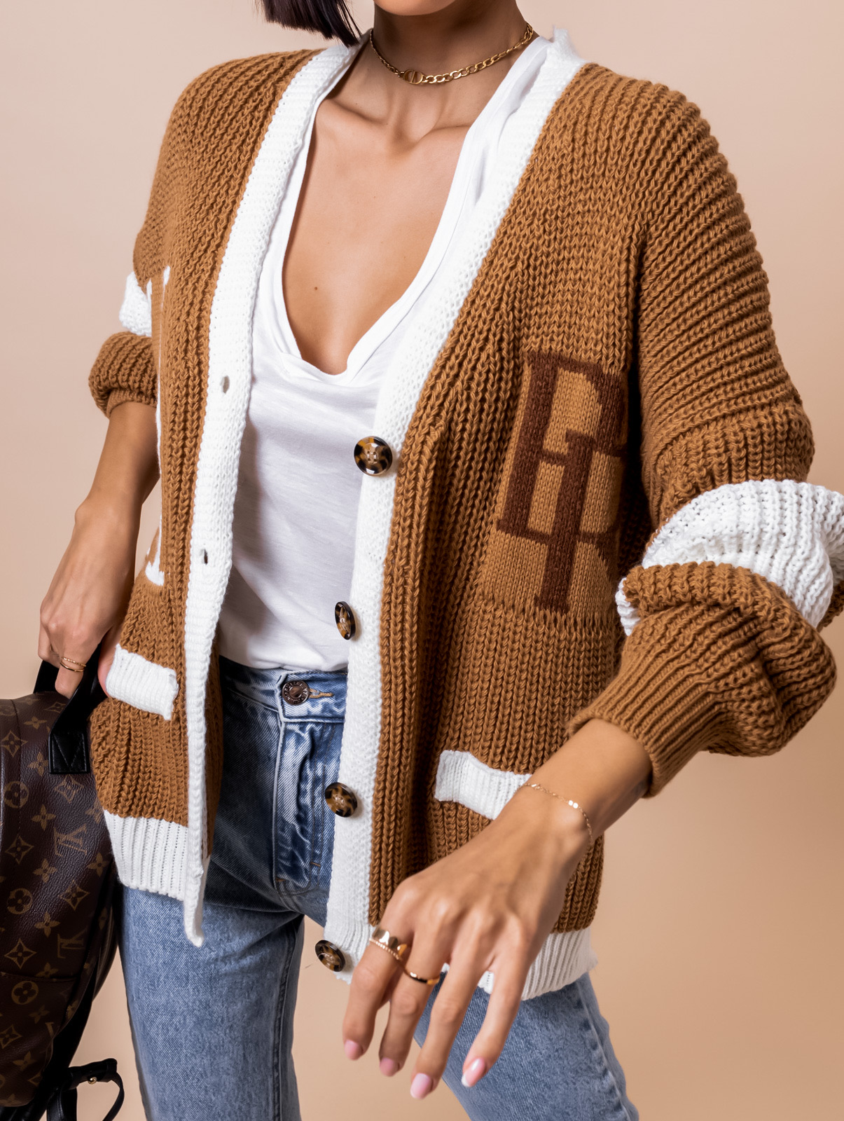 Hnědý pletený svetr HAWTHORN s potiskem Velikost: ONESIZE