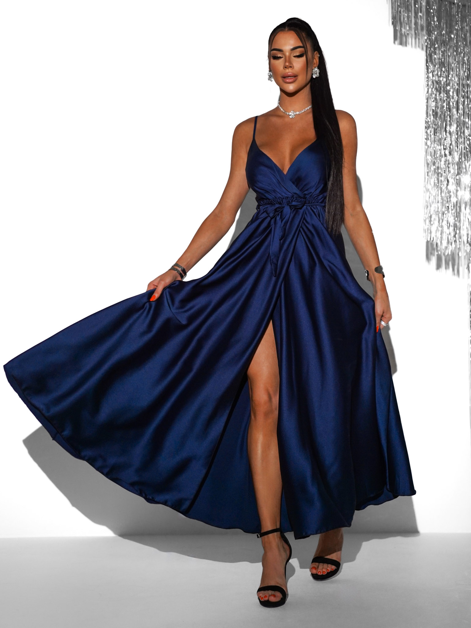 Levně Tmavě modré elegantní dlouhé šaty FAIRYTALE