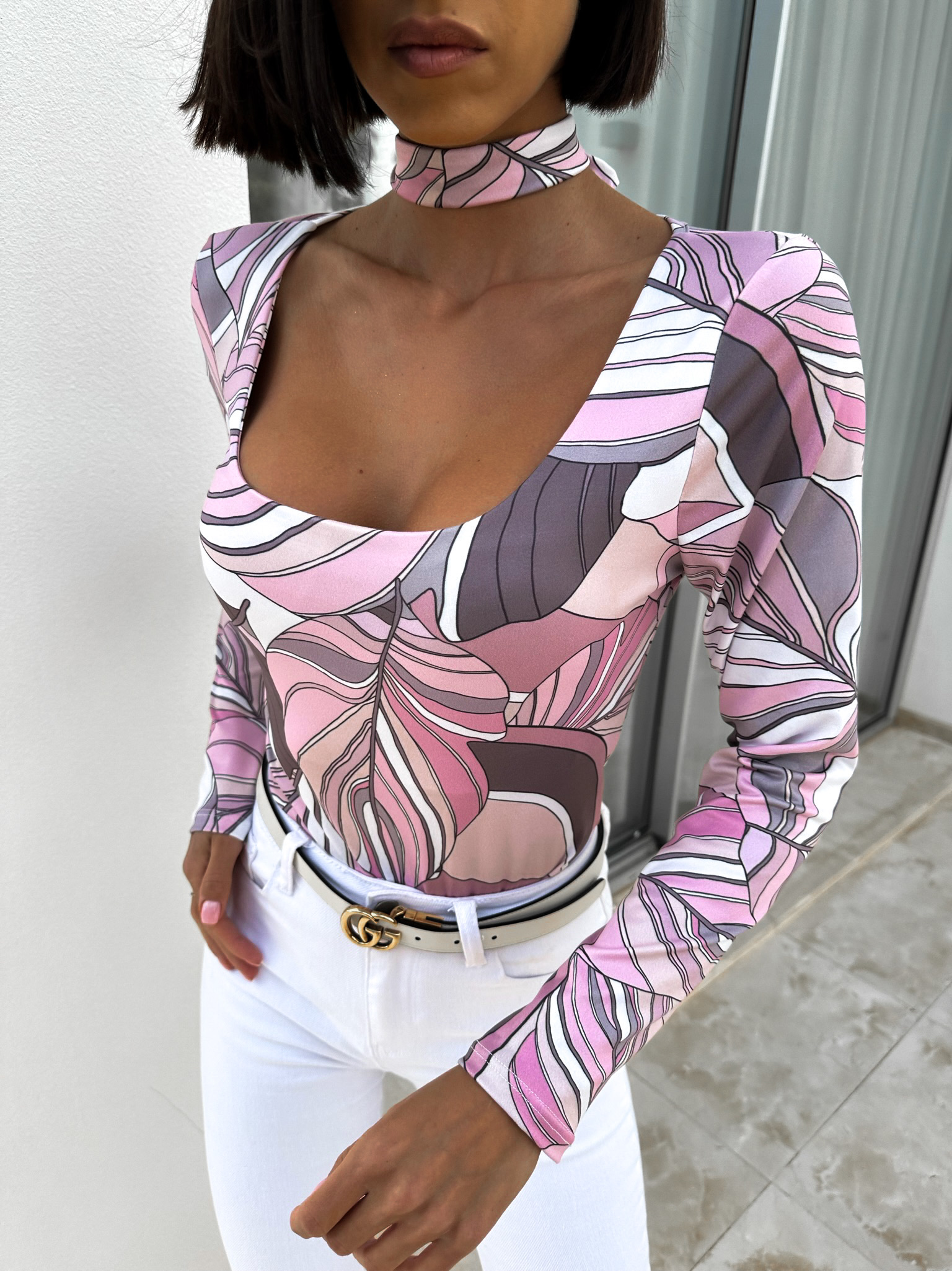 Šedé elegantní body HAMISI s chokerem Velikost: ONESIZE