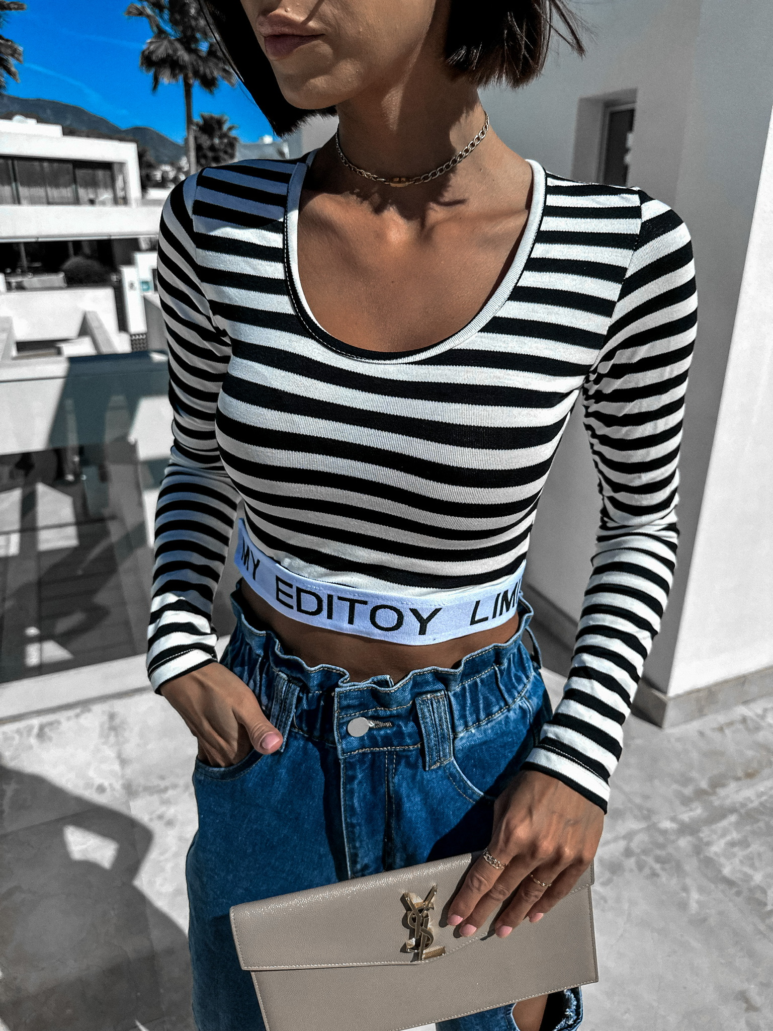 Černý crop top EDITOI s pruhy Velikost: ONESIZE